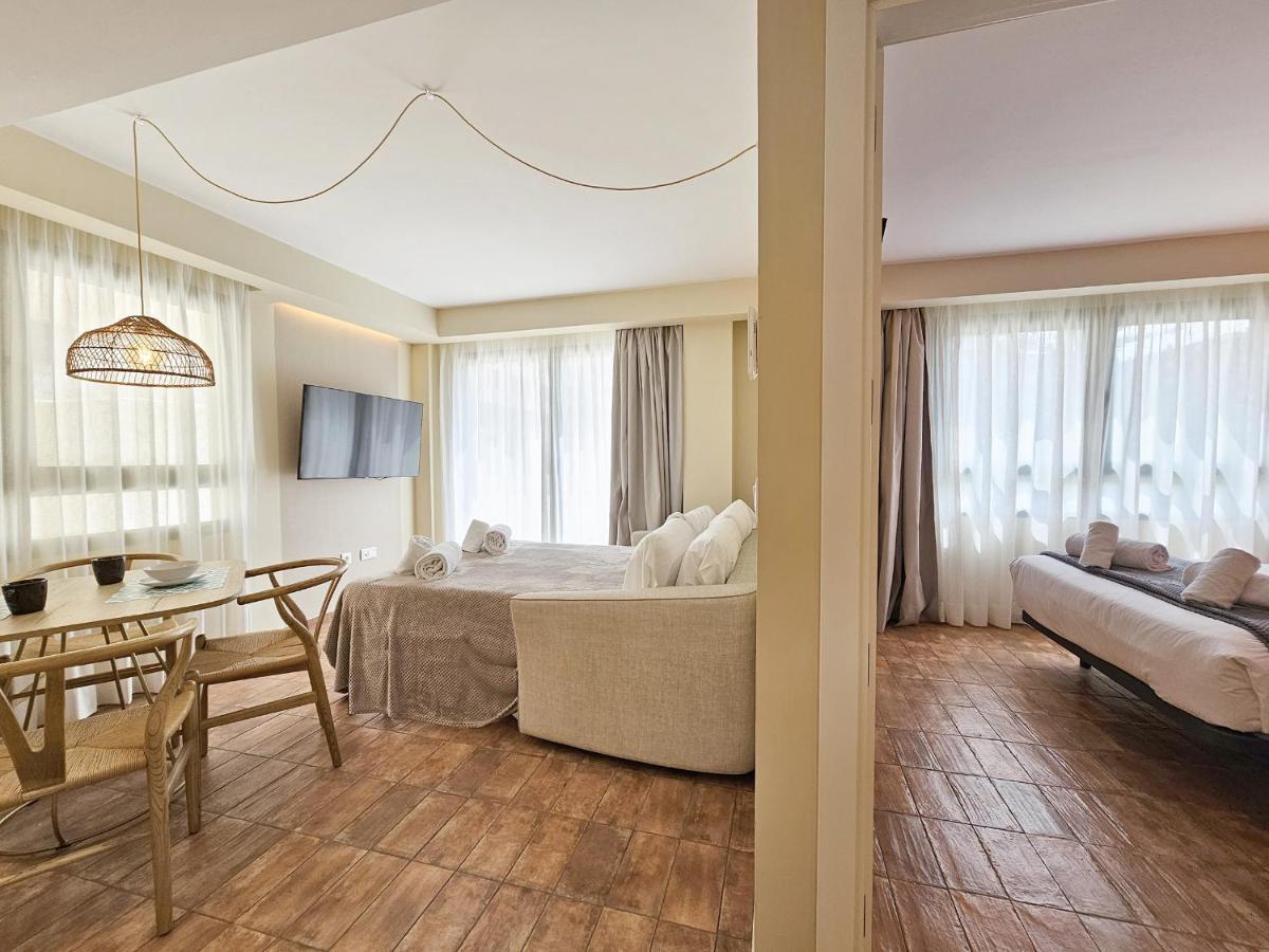 Apartamentos Las Ciencias R Valencia Exteriör bild