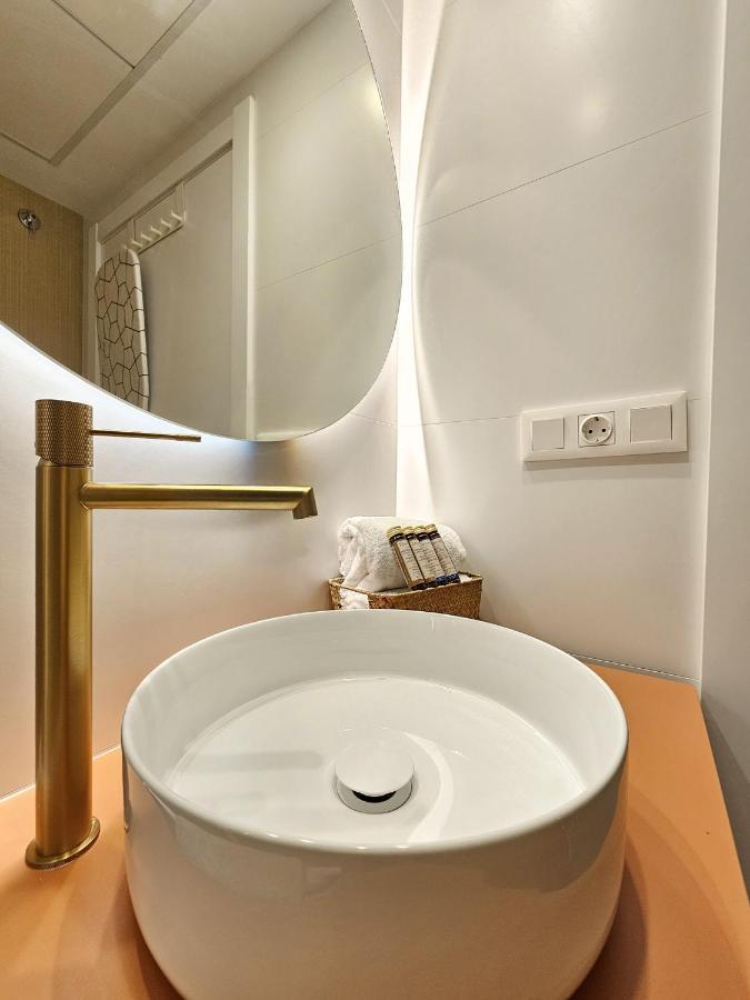 Apartamentos Las Ciencias R Valencia Exteriör bild