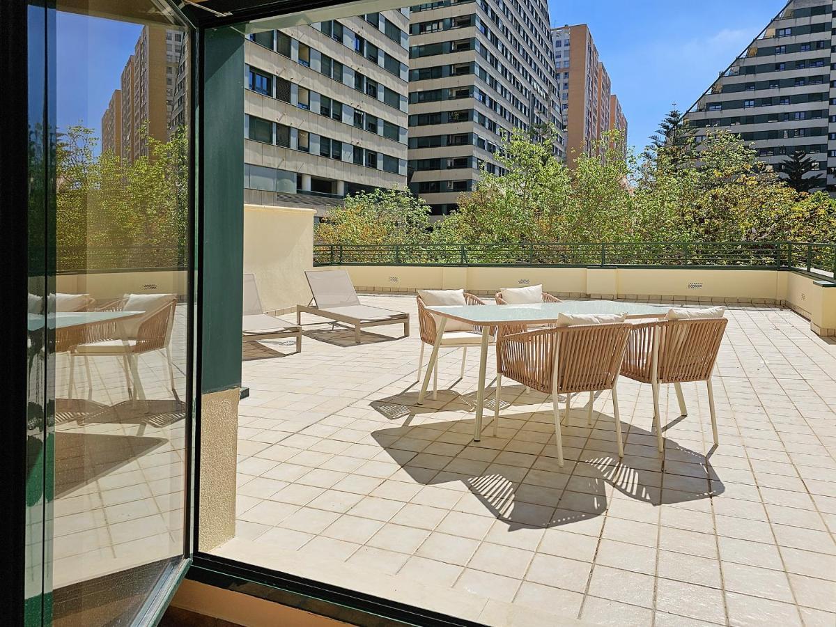 Apartamentos Las Ciencias R Valencia Exteriör bild